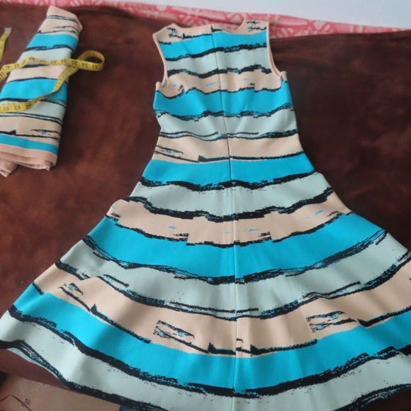 Issa London Multicolor Striped Sleeveless Knit Midi Jacket Womens Dress Size M - Picture 7 of 9